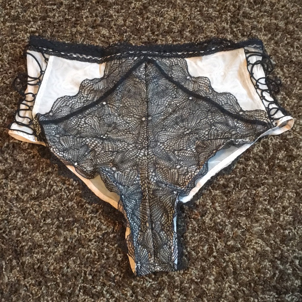 VS High-Waisted Mesh and Lace Panty NWOT